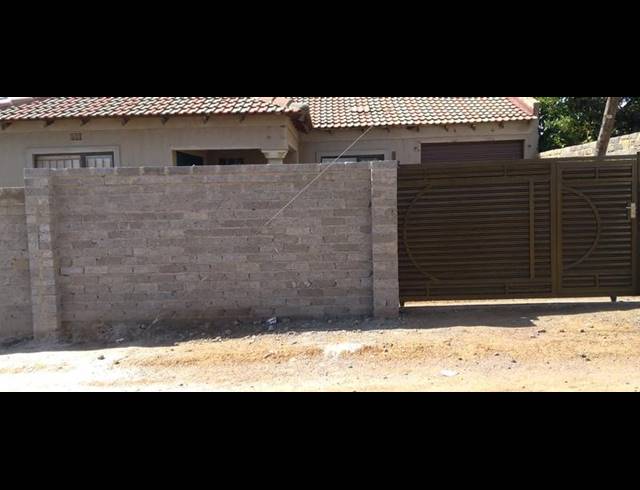3 BEDROOM HOUSE FOR SALE IN DRIEZIEK